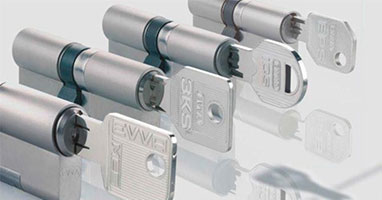 SMARTKEY Schliessanlagen - Ein qualitativ hochwertiger Schließzylinder in Verbindung mit einem guten Sicherheitsbeschlag erhöht Ihren Einbruchschutz enorm.